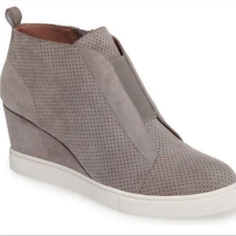 Linea Paolo Felicia Rock Perf Gray Wedge Ankle Boots Sz 7